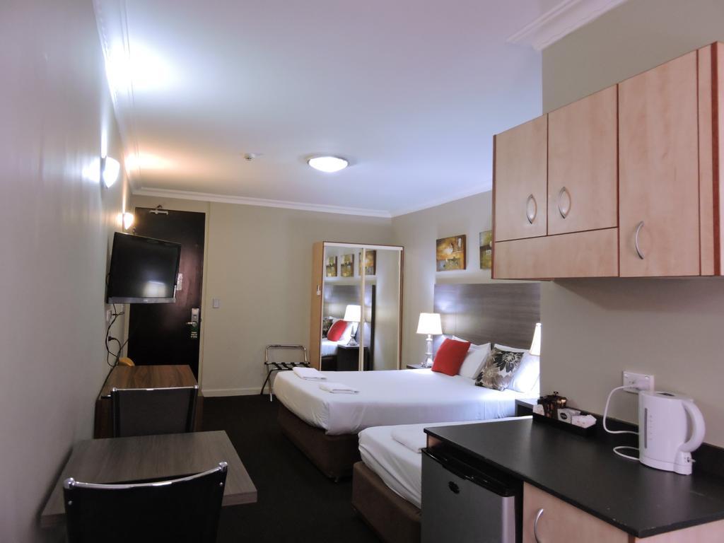 Uno Hotel Sydney Room photo